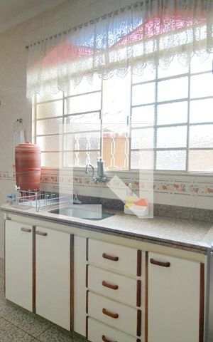 Casa à venda com 244m², 3 quartos e 3 vagasCozinha