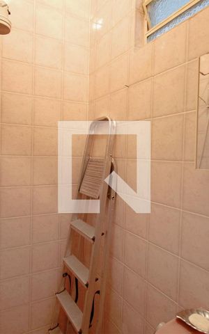Casa à venda com 244m², 3 quartos e 3 vagasBanheiro de serviço