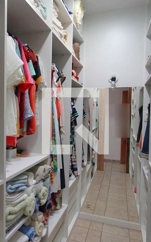 Casa à venda com 244m², 3 quartos e 3 vagasCloset da Suite