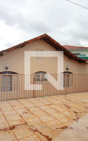 Casa à venda com 244m², 3 quartos e 3 vagasQuintal