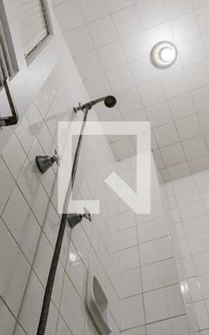 Apartamento para alugar com 310m², 4 quartos e 2 vagas Apartamento para alugar com 310m², 4 quartos e 2 vagasBanheiro de serviço