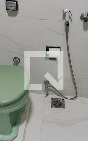 Apartamento para alugar com 310m², 4 quartos e 2 vagas Apartamento para alugar com 310m², 4 quartos e 2 vagasBanheiro 1