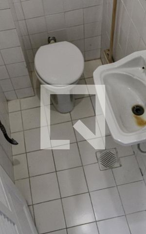 Apartamento para alugar com 310m², 4 quartos e 2 vagas Apartamento para alugar com 310m², 4 quartos e 2 vagasBanheiro de serviço
