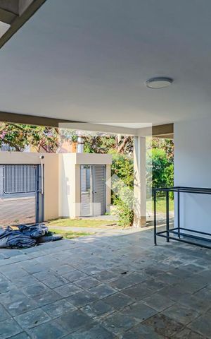 Casa de condomínio à venda com 560m², 4 quartos e 4 vagas Casa de condomínio à venda com 560m², 4 quartos e 4 vagasGaragem