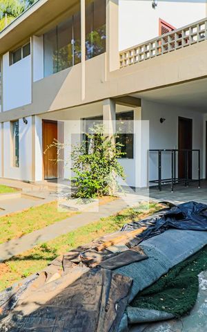 Casa de condomínio à venda com 560m², 4 quartos e 4 vagas Casa de condomínio à venda com 560m², 4 quartos e 4 vagasGaragem