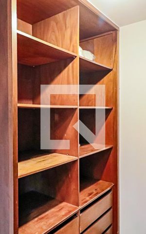 Casa de condomínio à venda com 560m², 4 quartos e 4 vagas Casa de condomínio à venda com 560m², 4 quartos e 4 vagasSuite - Closet