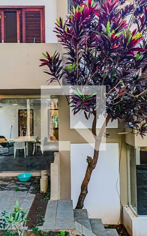 Casa de condomínio à venda com 560m², 4 quartos e 4 vagas Casa de condomínio à venda com 560m², 4 quartos e 4 vagasJardim