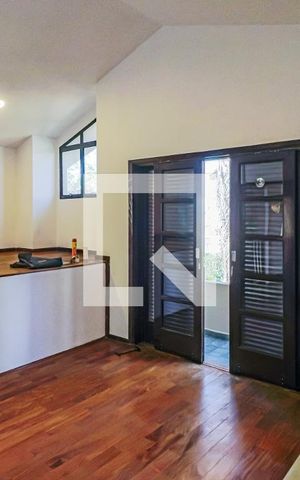 Casa de condomínio à venda com 560m², 4 quartos e 4 vagas Casa de condomínio à venda com 560m², 4 quartos e 4 vagasQuarto 02