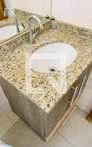 Apartamento à venda com 100m², 2 quartos e 1 vaga Apartamento à venda com 100m², 2 quartos e 1 vagaBanheiro social