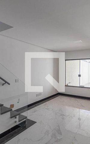 Casa à venda com 135m², 3 quartos e 2 vagas Casa à venda com 135m², 3 quartos e 2 vagasSala e Cozinha