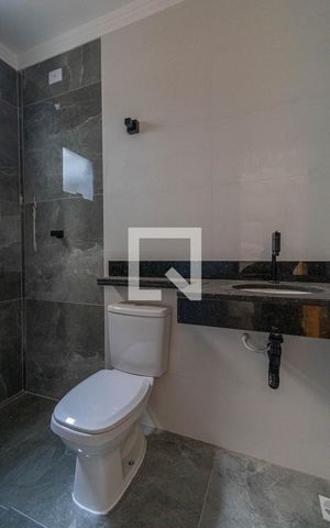 Casa à venda com 135m², 3 quartos e 2 vagas Casa à venda com 135m², 3 quartos e 2 vagasBanheiro