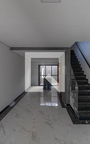 Casa à venda com 135m², 3 quartos e 2 vagas Casa à venda com 135m², 3 quartos e 2 vagasSala e Cozinha