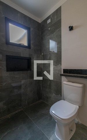 Casa à venda com 135m², 3 quartos e 2 vagas Casa à venda com 135m², 3 quartos e 2 vagasBanheiro