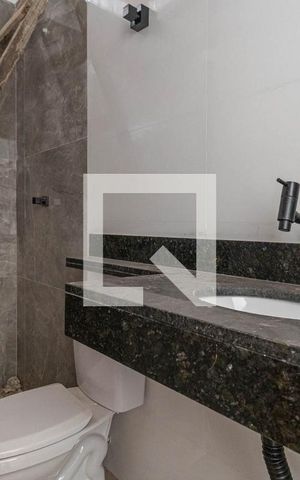 Casa à venda com 135m², 3 quartos e 2 vagas Casa à venda com 135m², 3 quartos e 2 vagasBanheiro Suíte