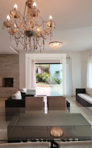 Casa para alugar com 600m², 5 quartos e 5 vagas Casa para alugar com 600m², 5 quartos e 5 vagasSala