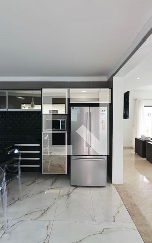Casa para alugar com 600m², 5 quartos e 5 vagas Casa para alugar com 600m², 5 quartos e 5 vagasCozinha