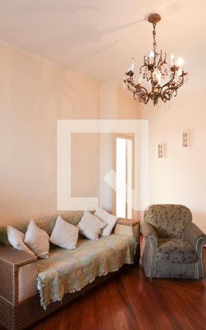 Casa à venda com 600m², 3 quartos e 3 vagasSala