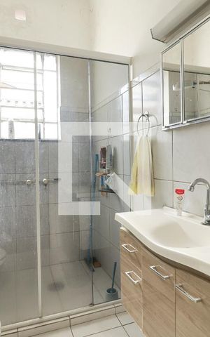 Casa à venda com 600m², 3 quartos e 3 vagasBanheiro 