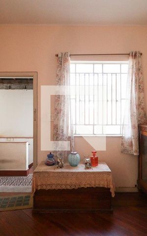 Casa à venda com 600m², 3 quartos e 3 vagasSala