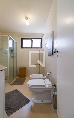 Apartamento à venda com 216m², 3 quartos e 4 vagas Apartamento à venda com 216m², 3 quartos e 4 vagasBanheiro Quarto 3