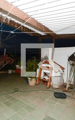 Casa à venda com 120m², 2 quartos e 2 vagas Casa à venda com 120m², 2 quartos e 2 vagasarea de cima da casa