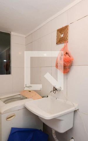 Casa à venda com 120m², 2 quartos e 2 vagas Casa à venda com 120m², 2 quartos e 2 vagasCozinha e Área de Serviço