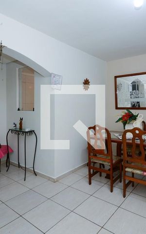 Casa à venda com 120m², 2 quartos e 2 vagas Casa à venda com 120m², 2 quartos e 2 vagasSala