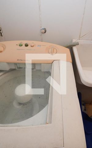 Casa à venda com 120m², 2 quartos e 2 vagas Casa à venda com 120m², 2 quartos e 2 vagasCozinha e Área de Serviço