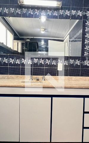 Apartamento para alugar com 145m², 3 quartos e 1 vaga Apartamento para alugar com 145m², 3 quartos e 1 vagaBanheiro