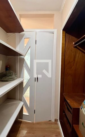 Apartamento para alugar com 145m², 3 quartos e 1 vaga Apartamento para alugar com 145m², 3 quartos e 1 vagaCloset da suíte