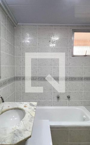 Apartamento para alugar com 145m², 3 quartos e 1 vaga Apartamento para alugar com 145m², 3 quartos e 1 vagaBanheiro da Suíte