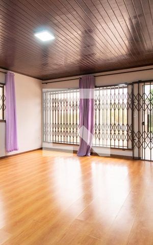 Casa para alugar com 315m², 3 quartos e 3 vagas Casa para alugar com 315m², 3 quartos e 3 vagasSala