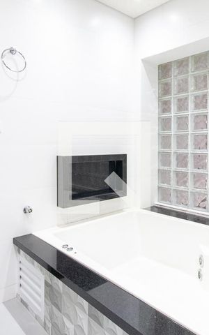 Casa para alugar com 315m², 3 quartos e 3 vagas Casa para alugar com 315m², 3 quartos e 3 vagasBanheiro da Suíte