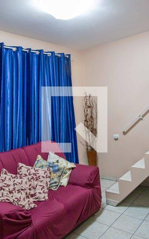 Casa à venda com 150m², 2 quartos e 1 vaga Casa à venda com 150m², 2 quartos e 1 vagaSala