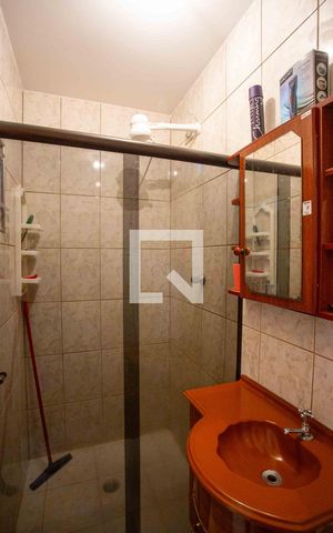Casa à venda com 150m², 2 quartos e 1 vaga Casa à venda com 150m², 2 quartos e 1 vagaBanheiro 1