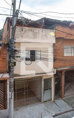 Casa à venda com 150m², 2 quartos e 1 vaga Casa à venda com 150m², 2 quartos e 1 vagaVaranda
