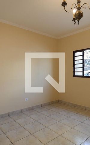 Casa à venda com 100m², 2 quartos e sem vaga Casa à venda com 100m², 2 quartos e sem vagaSala
