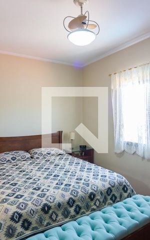 Casa de condomínio à venda com 445m², 4 quartos e 4 vagas Casa de condomínio à venda com 445m², 4 quartos e 4 vagasSuíte 1