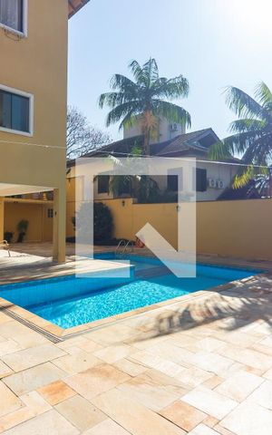 Casa de condomínio à venda com 445m², 4 quartos e 4 vagas Casa de condomínio à venda com 445m², 4 quartos e 4 vagasPiscina