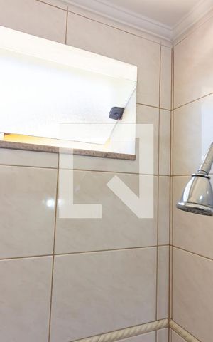 Casa de condomínio à venda com 445m², 4 quartos e 4 vagas Casa de condomínio à venda com 445m², 4 quartos e 4 vagasBanheiro da Suíte 2