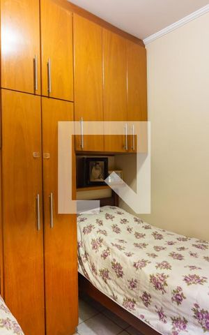Casa de condomínio à venda com 445m², 4 quartos e 4 vagas Casa de condomínio à venda com 445m², 4 quartos e 4 vagasQuarto de Serviço