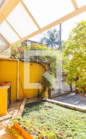 Casa de condomínio à venda com 445m², 4 quartos e 4 vagas Casa de condomínio à venda com 445m², 4 quartos e 4 vagasJardim