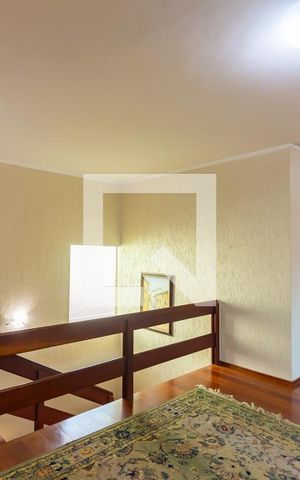 Casa de condomínio à venda com 445m², 4 quartos e 4 vagas Casa de condomínio à venda com 445m², 4 quartos e 4 vagasSala de Estar