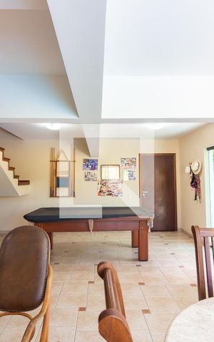 Casa de condomínio à venda com 445m², 4 quartos e 4 vagas Casa de condomínio à venda com 445m², 4 quartos e 4 vagasÁrea Gourmet