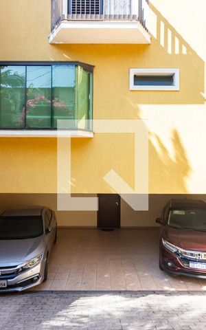 Casa de condomínio à venda com 445m², 4 quartos e 4 vagas Casa de condomínio à venda com 445m², 4 quartos e 4 vagasGaragem
