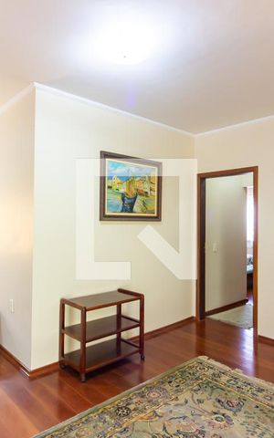 Casa de condomínio à venda com 445m², 4 quartos e 4 vagas Casa de condomínio à venda com 445m², 4 quartos e 4 vagasSala de Estar