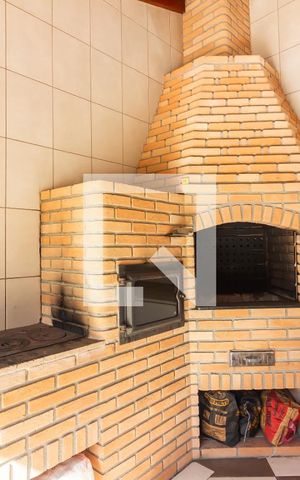 Casa de condomínio à venda com 445m², 4 quartos e 4 vagas Casa de condomínio à venda com 445m², 4 quartos e 4 vagasÁrea Gourmet