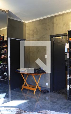 Casa à venda com 480m², 2 quartos e 4 vagasSuite closet