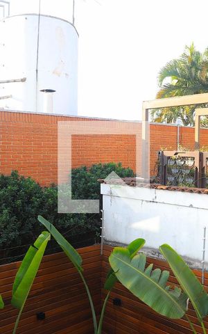 Casa à venda com 480m², 2 quartos e 4 vagasSuite closet Vista