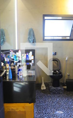 Casa à venda com 480m², 2 quartos e 4 vagasBanheiro da Suíte
